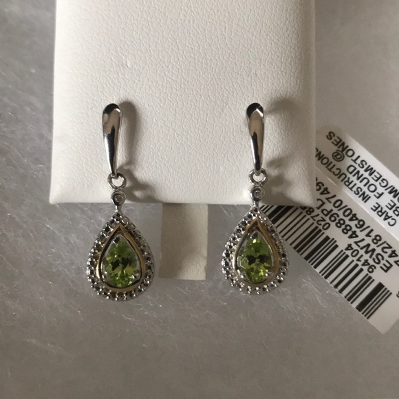 Genuine Peridot & Diamond earring and bracelet set - Picture 4 of 4